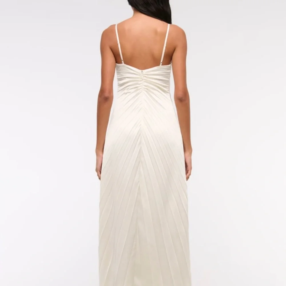NWT - The A&F Giselle Sunburst Pleated Maxi Dress - Picture 4 of 11